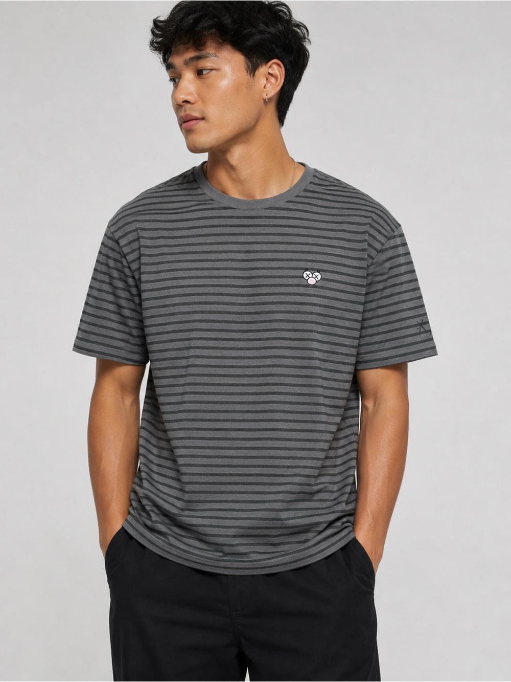 UT Uniqlo X Kaws Gray Striped T Shirt Embroidered BFF Streetwear Men’s L Graphic